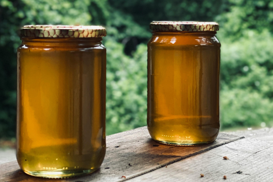 How to Bottle Honey:10 Tips and Techniques for Proper, Effective Honey Bottling and Packaging